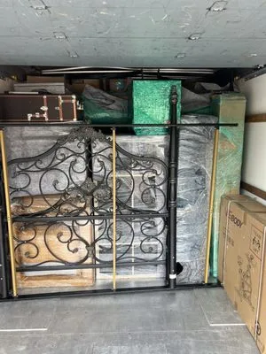 Apestrong Moving photo 3