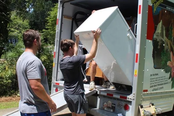 Apestrong Moving